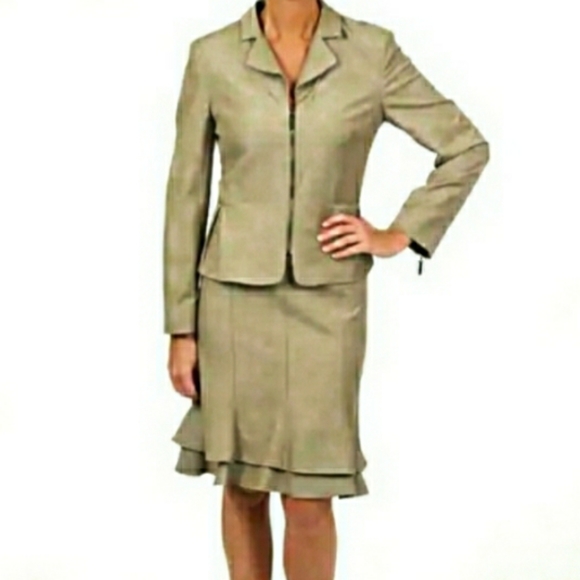 Sharagano Camel Skirt Set - Picture 5 of 8